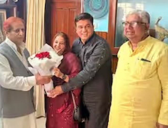 बिहार में नाच बनाम मुजरा विवाद ने बढ़ाई सियासी तकरार