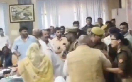 कानपूर  में बीजेपी सांसद और पूर्व सांसद में मची मार तो तगड़े मज़े ले गए अखिलेश यादव