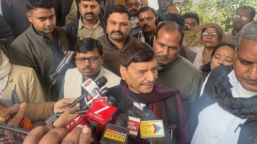 इटावा के DM ऑफिस पहुंच गए शिवपाल यादव चुनावी सरगर्मी के बीच  बवाल